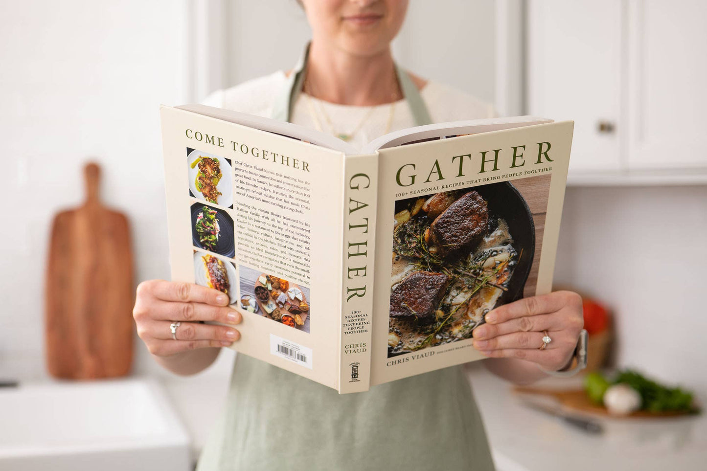 Gather: 100 Seasonal Recipes that Bring People Together (Chris Viaud)