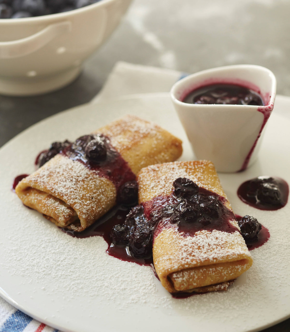 Crepes: 50 Savory and Sweet Recipes (Martha Holmberg)