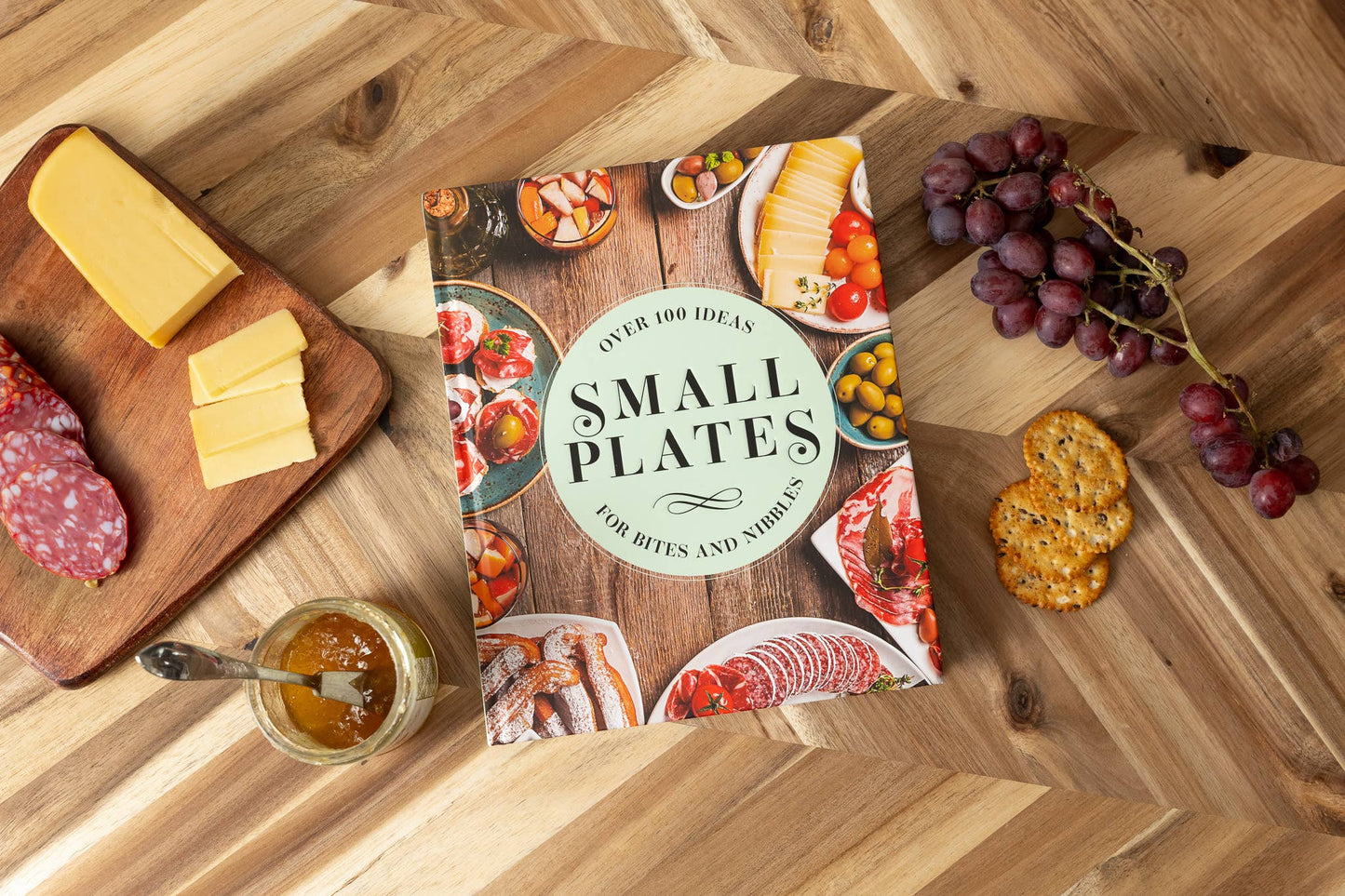 Small Plates: Over 150 Ideas for Bites and Nibbles (Editors of Cider Mill Press)